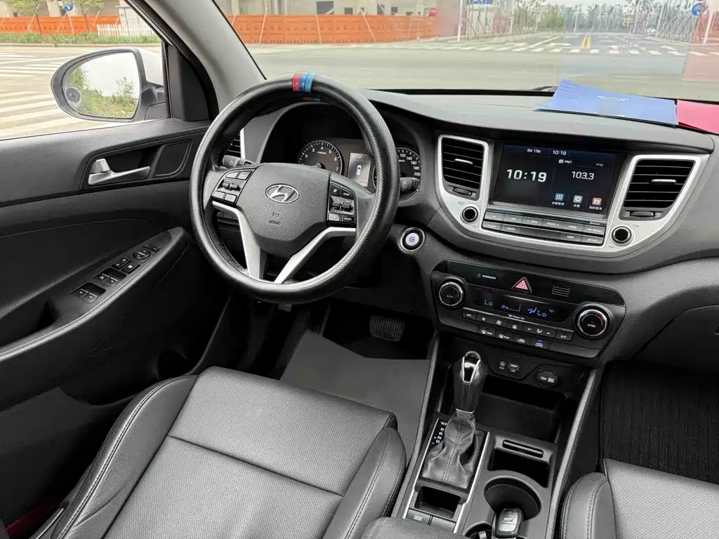 Hyundai Tucson 2017 — фото 10