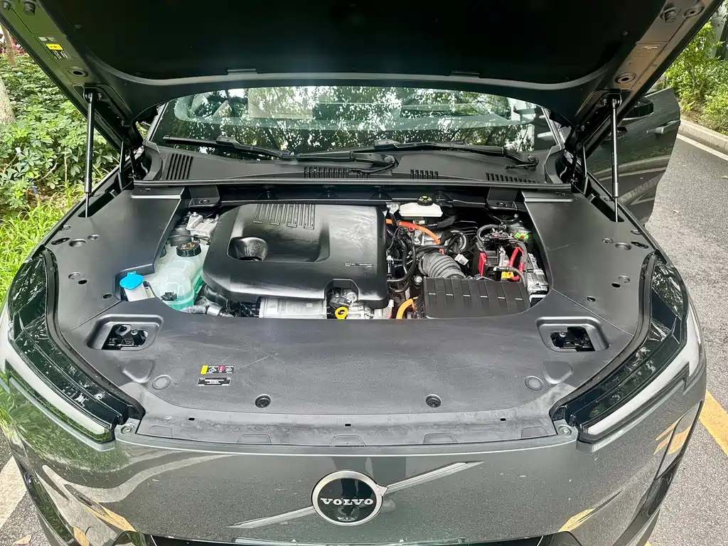 Volvo XC70 PHEV 2025 — фото 22