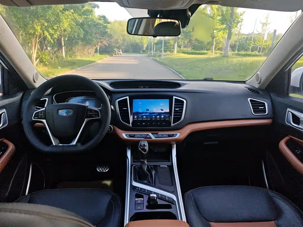 Geely Vision X6 2018 — фото 17