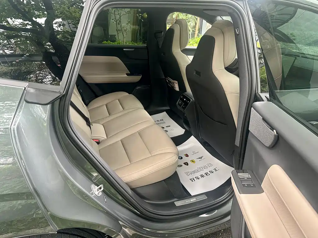 Volvo XC70 PHEV 2025 — фото 20