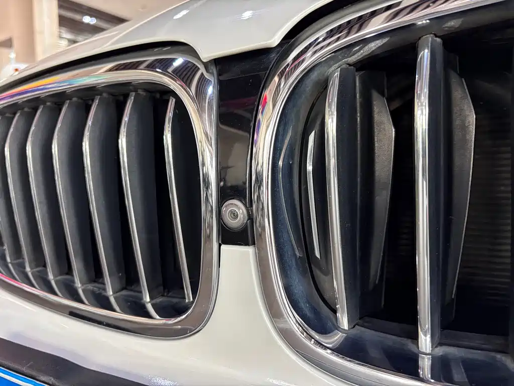 BMW 5 Series 2019 — фото 17