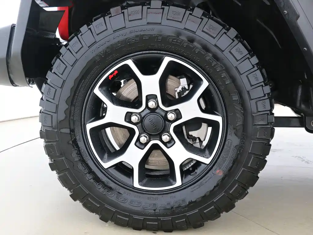 Jeep Wrangler 2021 — фото 16