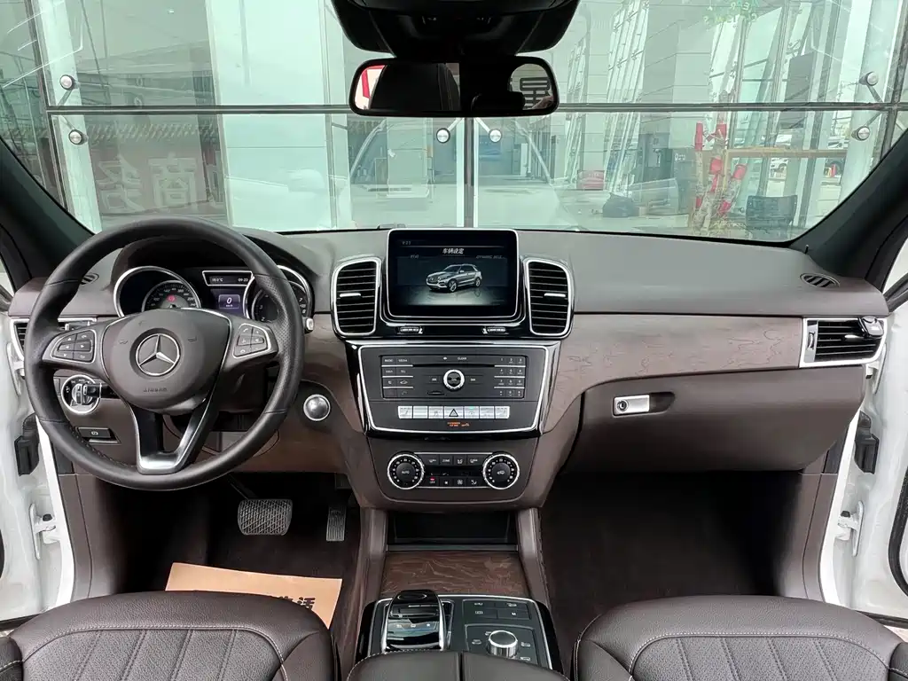 Mercedes-Benz GLE 2016 — фото 12