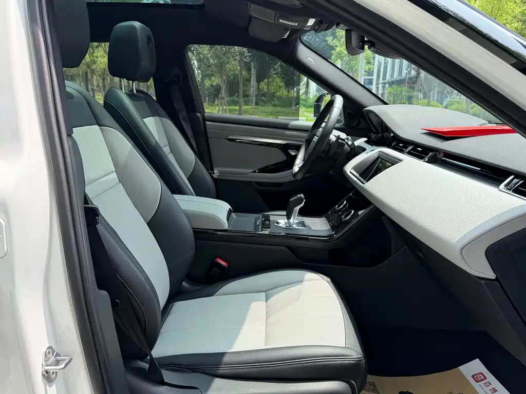 Land Rover Evoque 2021 — фото 17