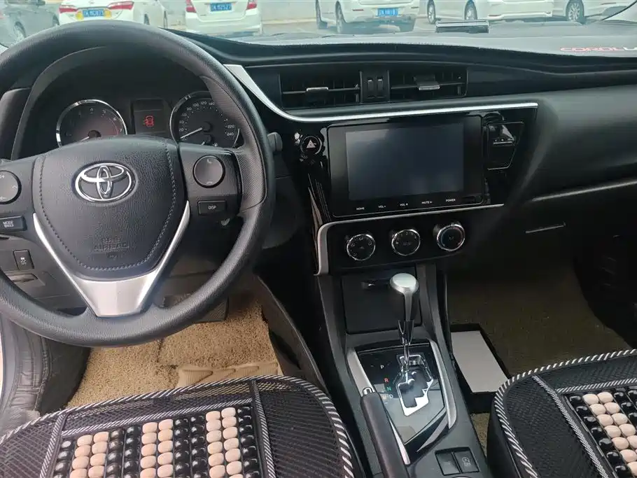 Toyota Corolla 2018 — фото 12