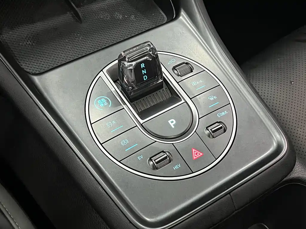 BYD Seal 05 DM-i 2025 — фото 18