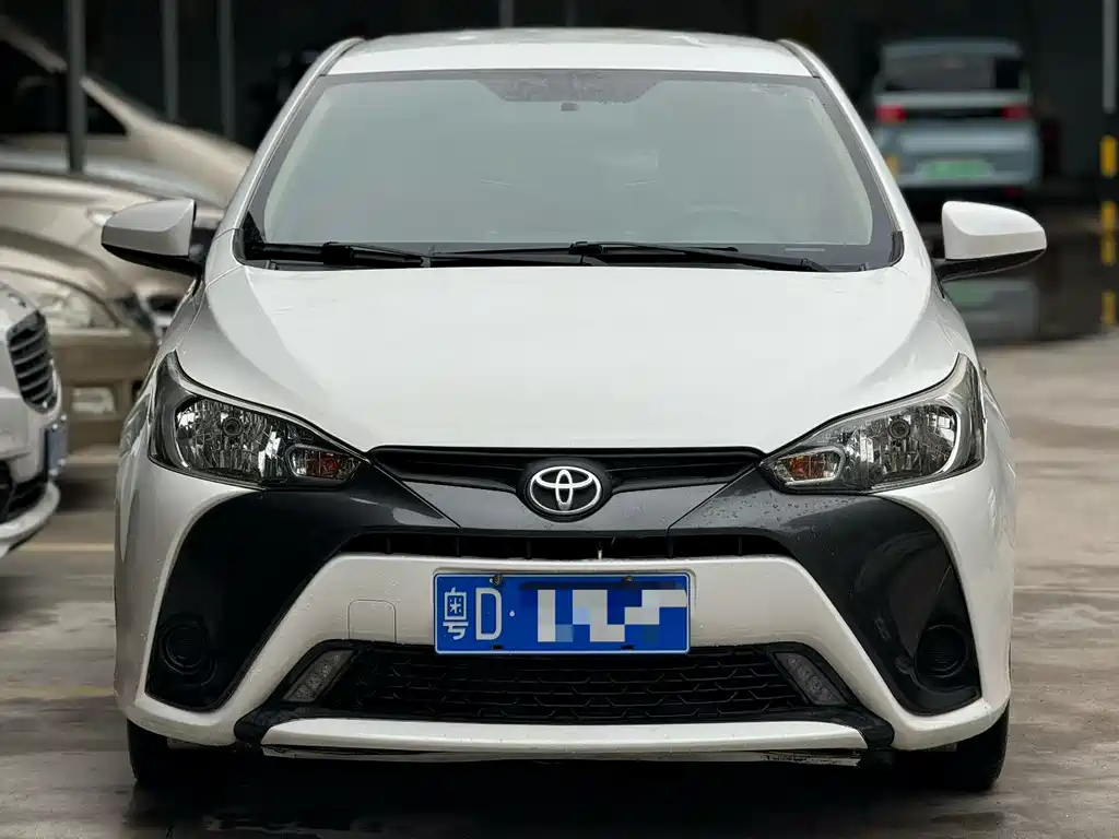 Toyota Yaris L 2017 — фото 2