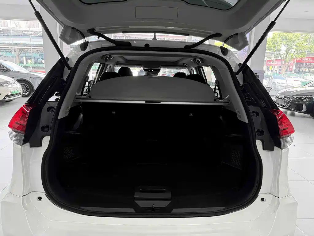 Nissan X-Trail 2023 — фото 13