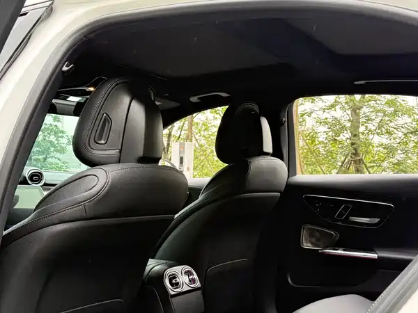 Mercedes-Benz C-Class 2024