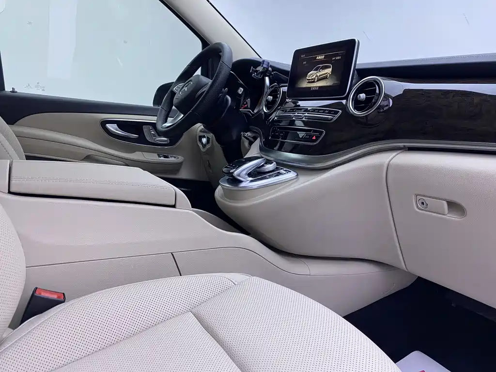 Mercedes-Benz V-Class 2019 — фото 8