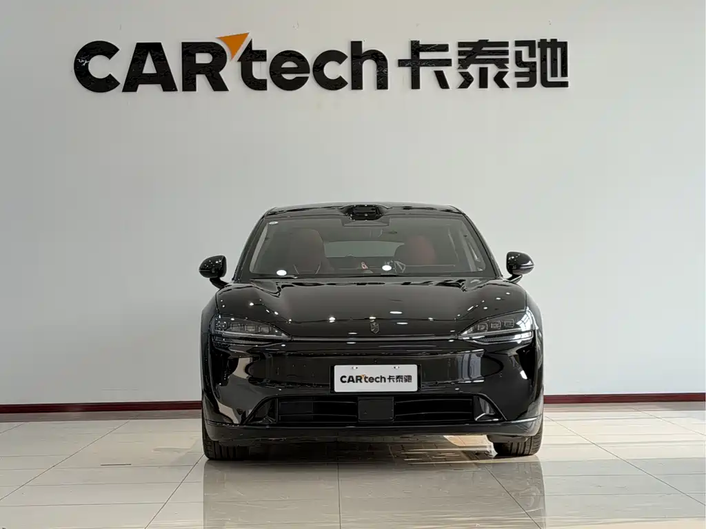 Luxeed Zhijie R7 2025