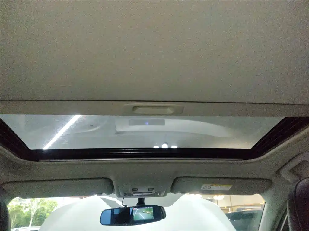 Toyota RAV4 2017 — фото 18