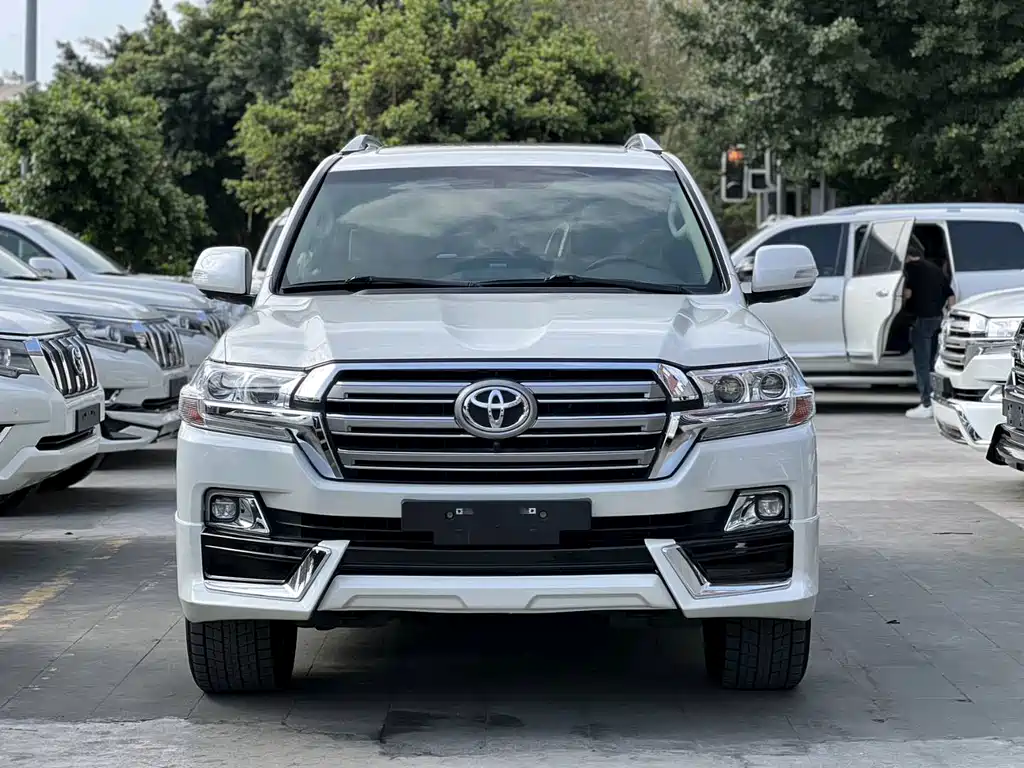 Toyota Land Cruiser 2020 — фото 2