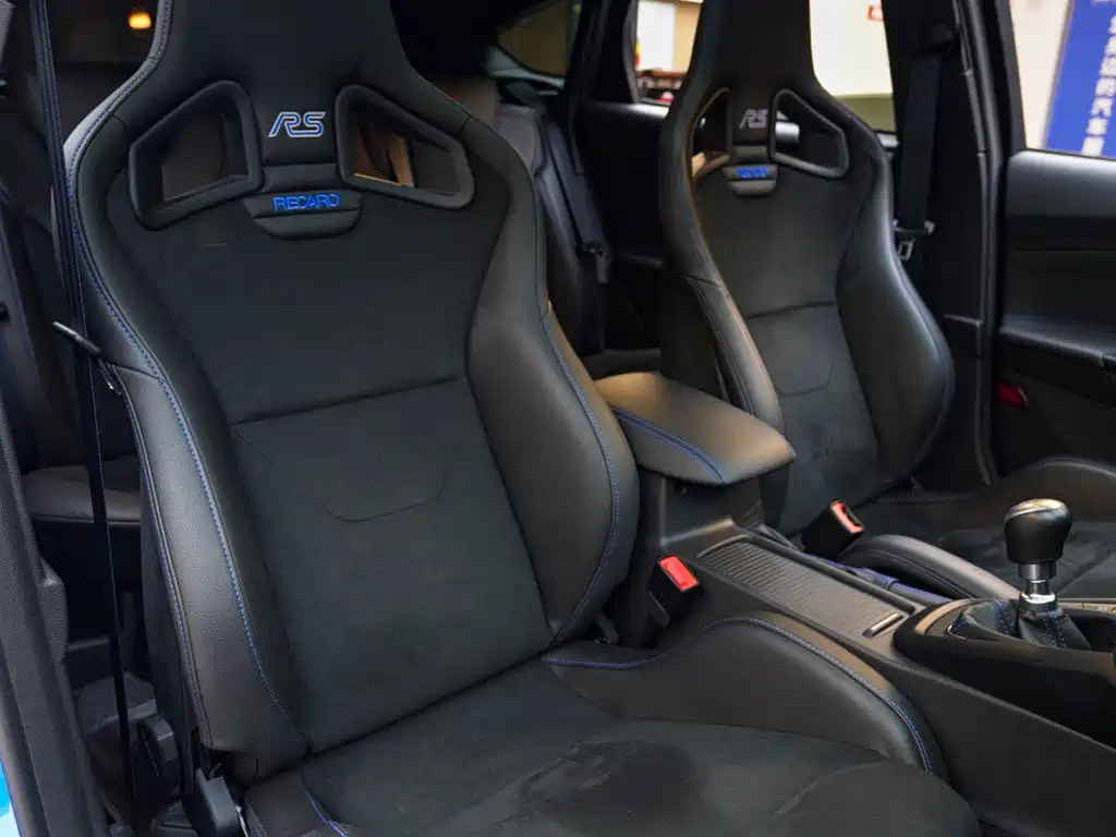 Ford Focus 2018 — фото 16
