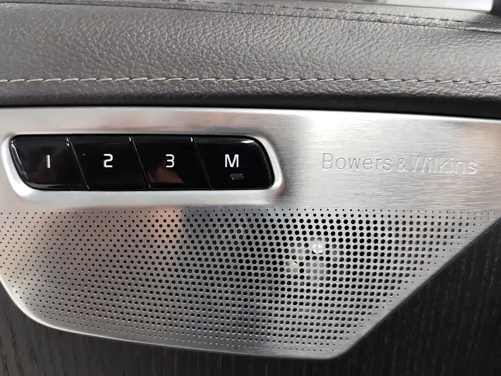 Volvo XC90 2020 — фото 8