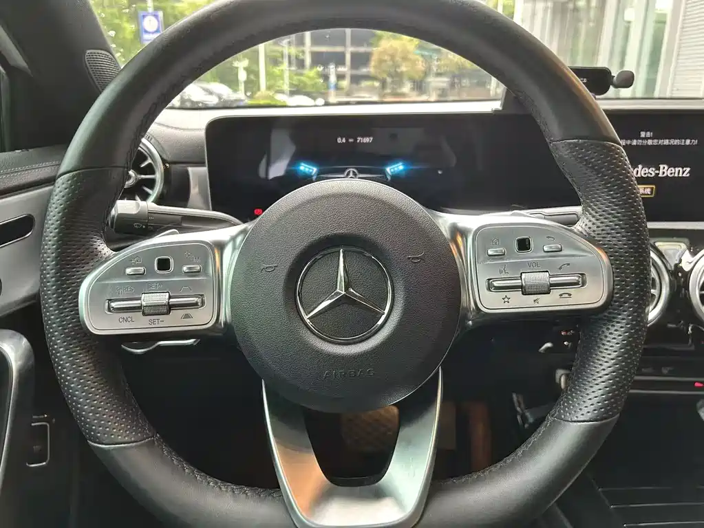 Mercedes-Benz A-Class 2019 — фото 11