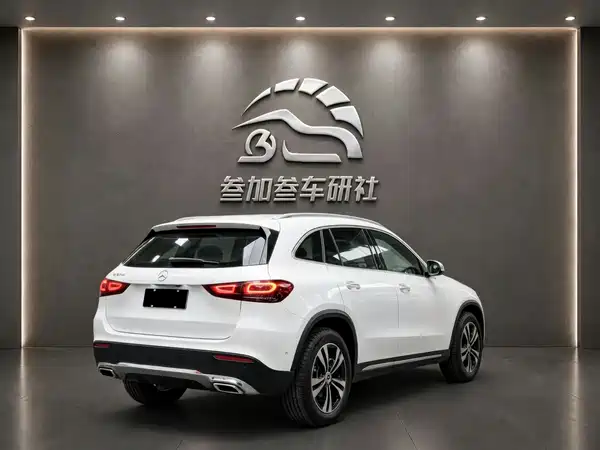 Mercedes-Benz GLA 2020