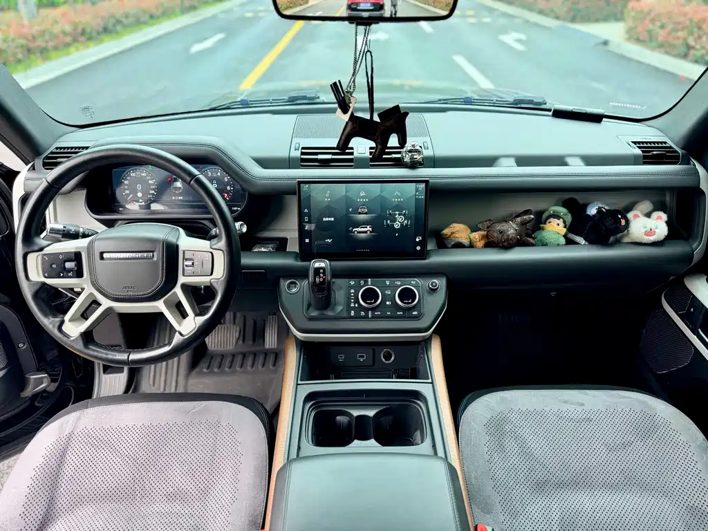 Land Rover Defender 2022 — фото 8