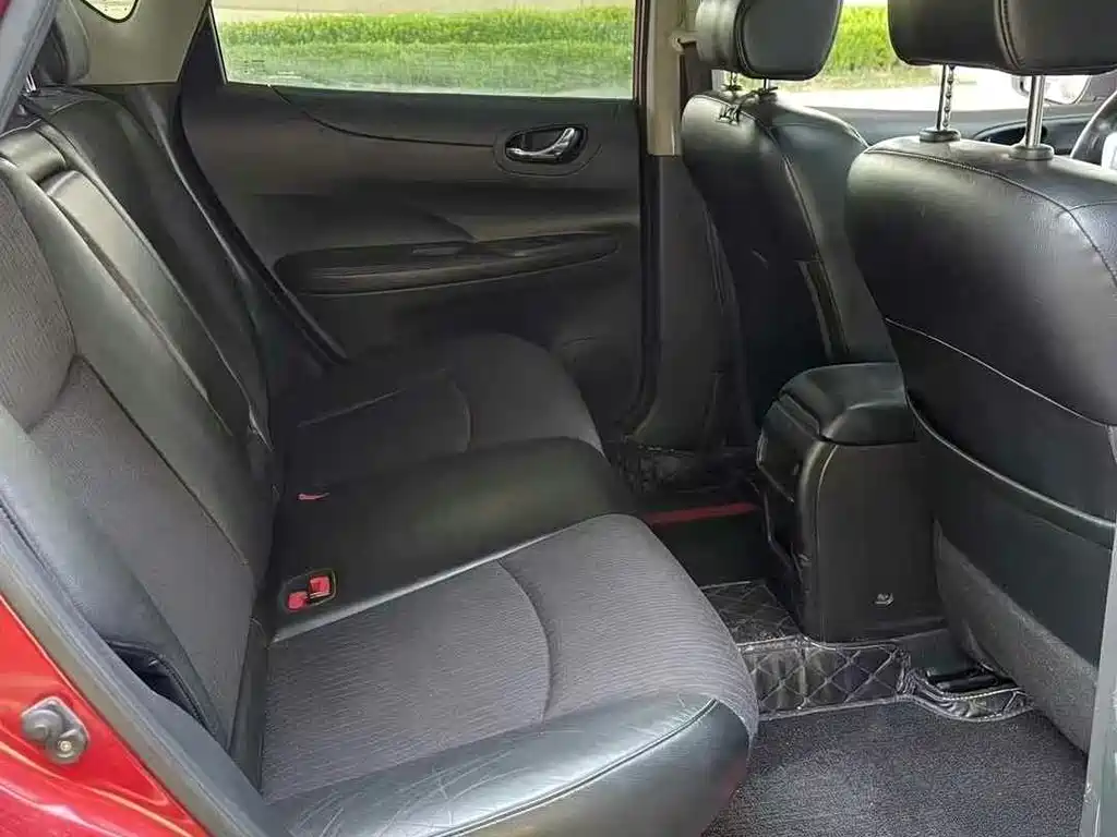 Nissan Tiida 2013