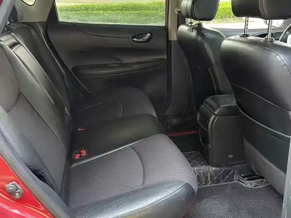 Nissan Tiida 2013