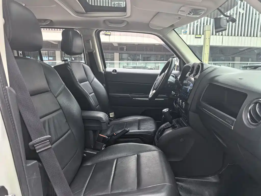 Jeep Patriot 2014 — фото 14