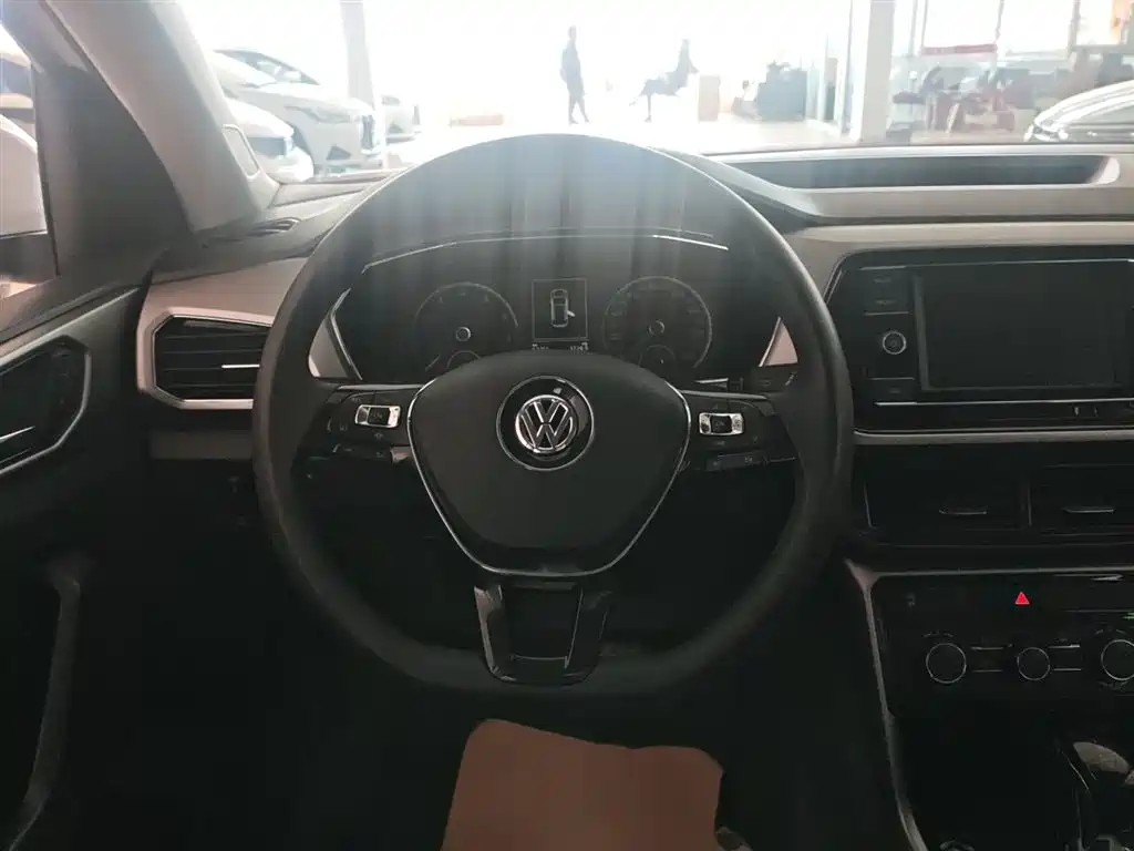 Volkswagen T-Cross 2020 — фото 14
