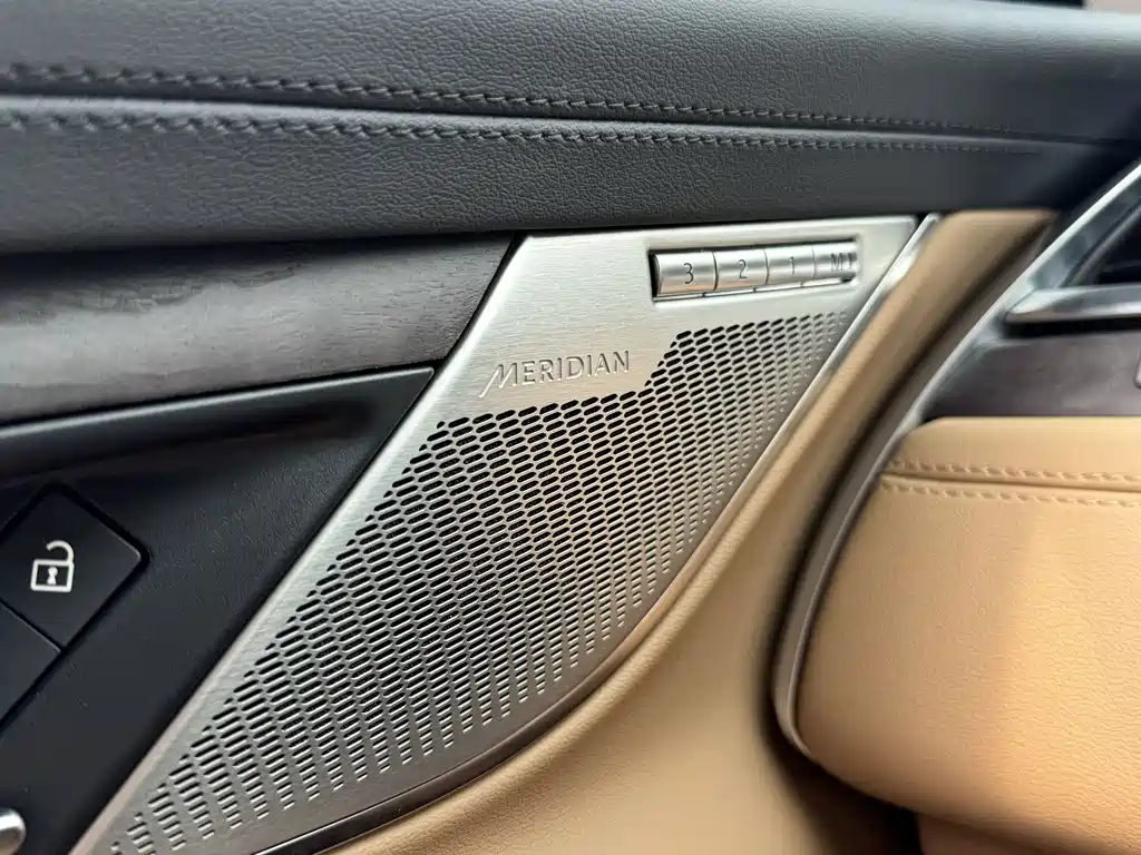 Jaguar XFL 2025 — фото 14