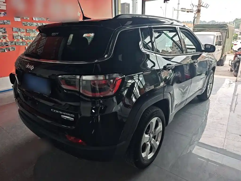 Jeep Compass 2018 — фото 7
