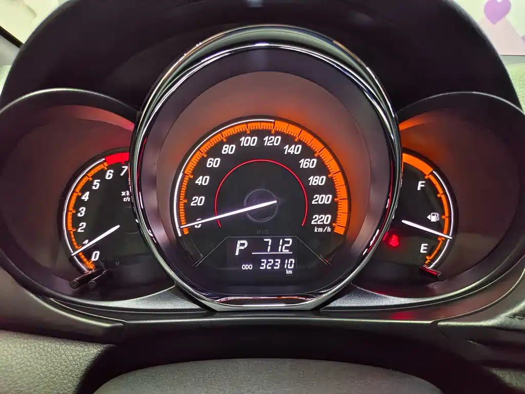 Toyota Yaris L 2022 — фото 17