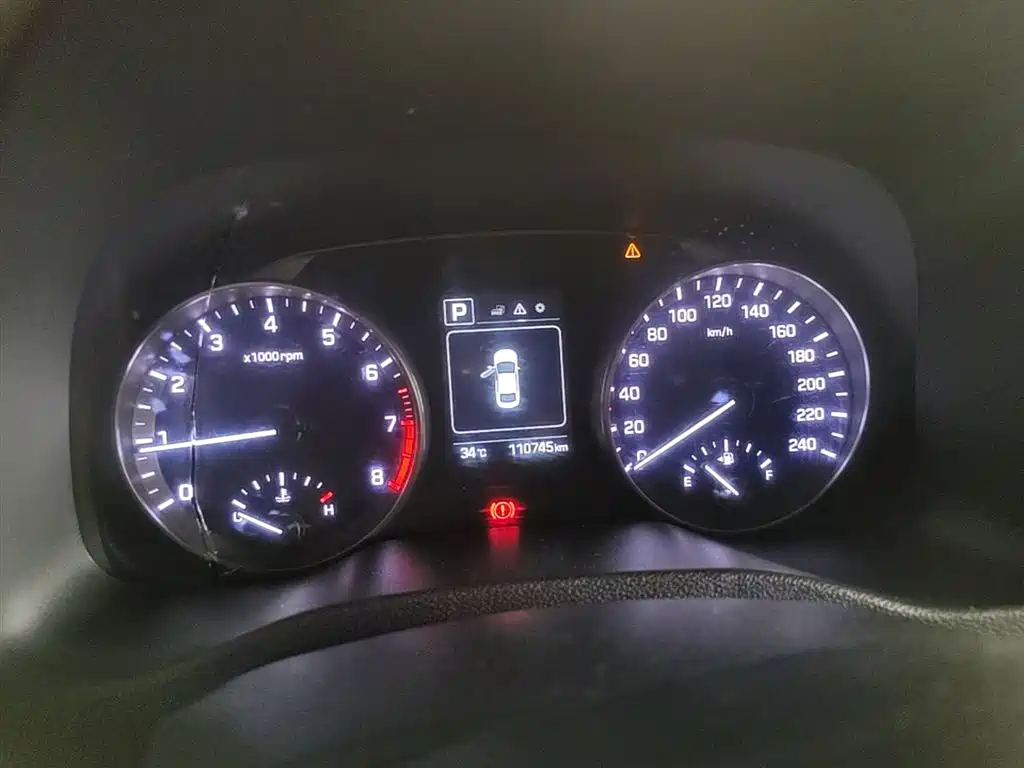 Hyundai Elantra 2017 — фото 12
