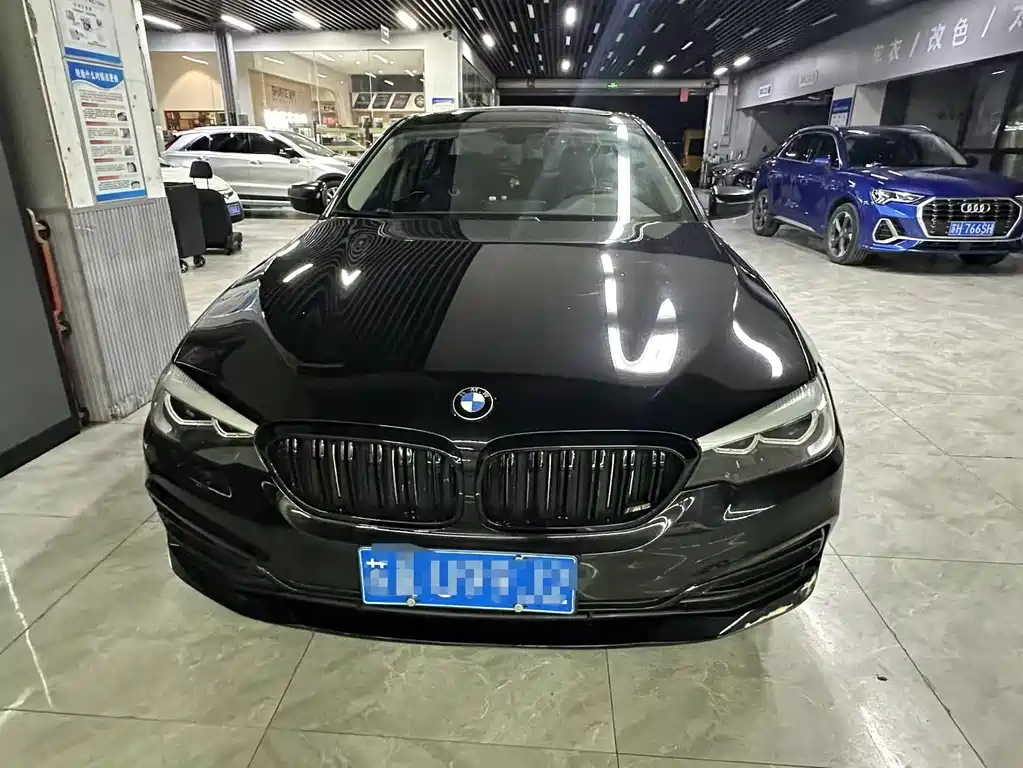 BMW 5 Series 2020 — фото 10
