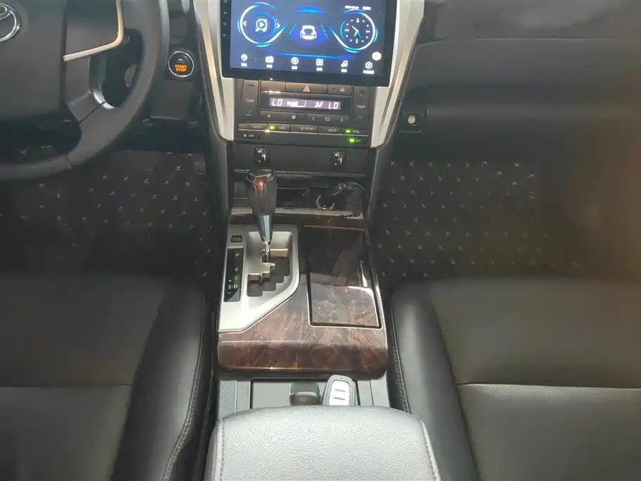 Toyota Camry 2015 — фото 16