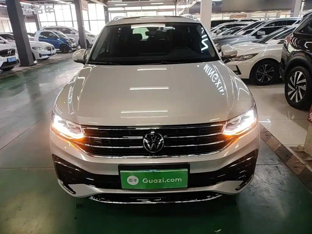 Volkswagen Tiguan L 2023 — фото 3