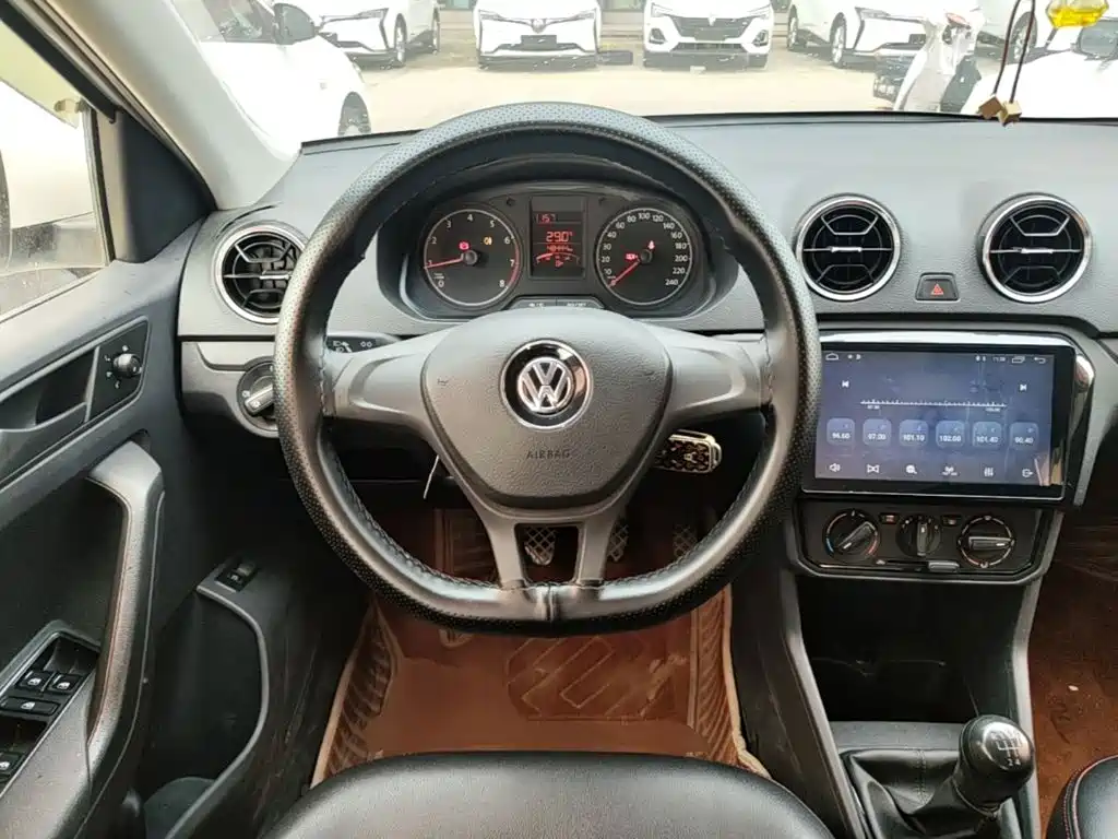 Volkswagen Jetta 2019 — фото 11
