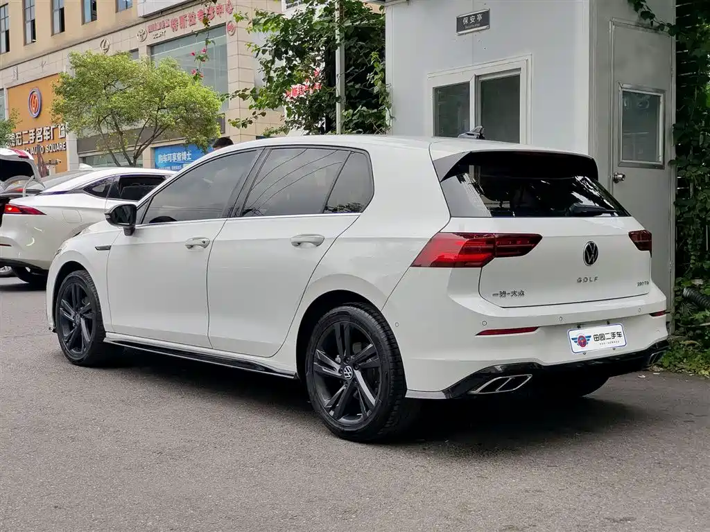 Volkswagen Golf 2021