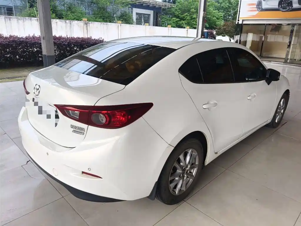 Mazda 3 Axela 2017 — фото 7