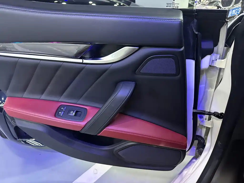 Maserati Ghibli 2021 — фото 13