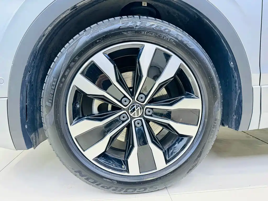 Volkswagen Tiguan L 2022 — фото 15