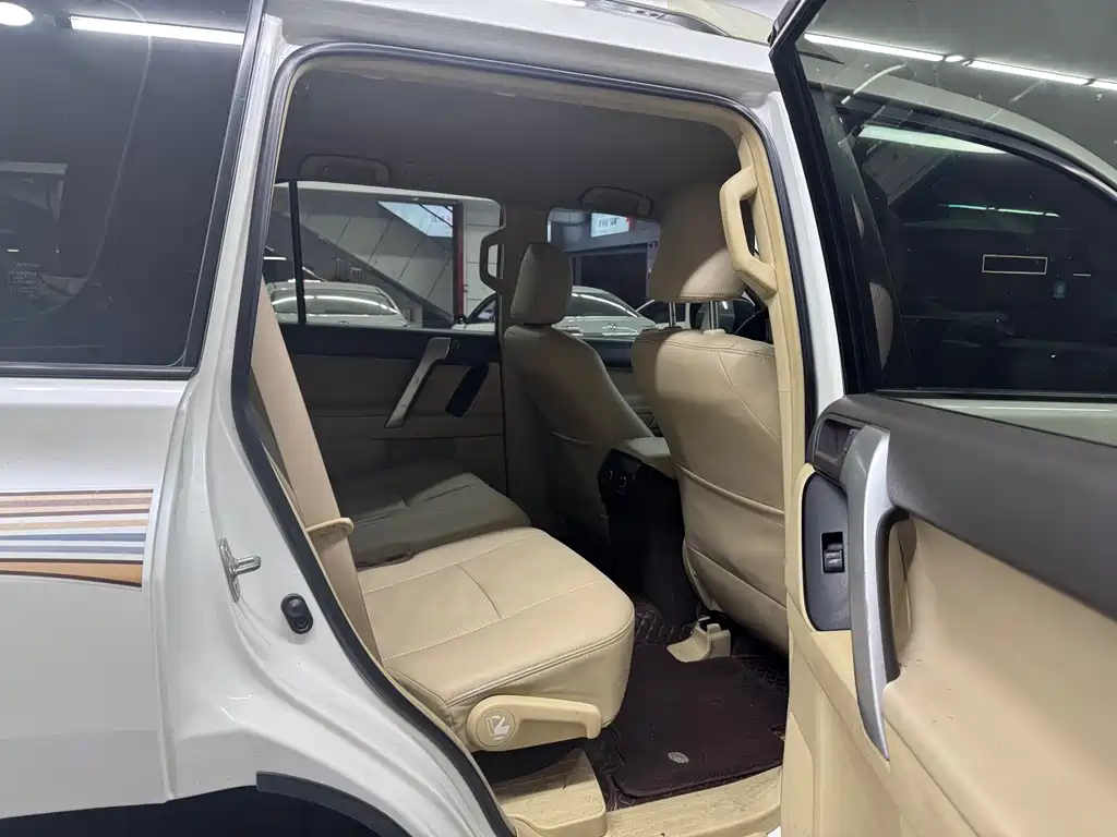 Toyota Prado 2016 — фото 10