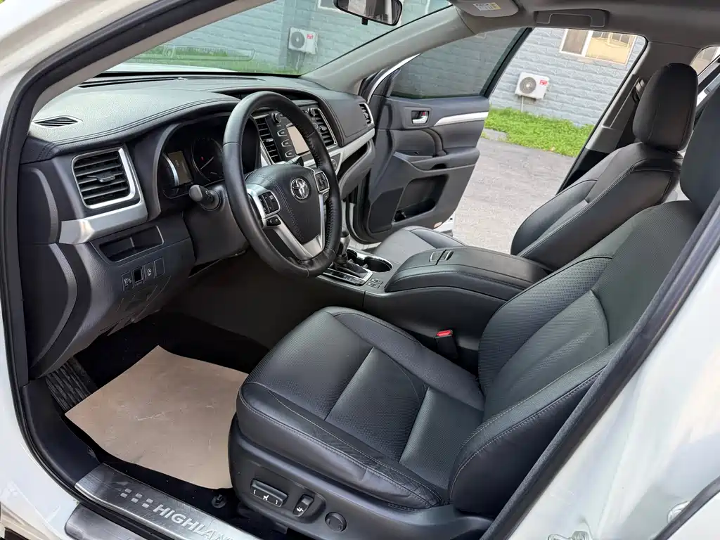 Toyota Highlander 2016