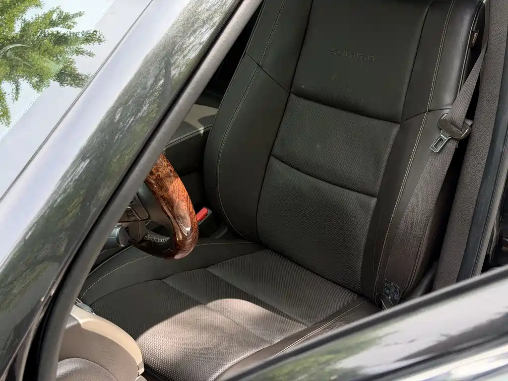 Jeep Grand Cherokee 2015 — фото 13