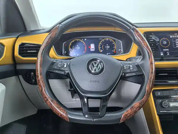Volkswagen T-Cross 2019