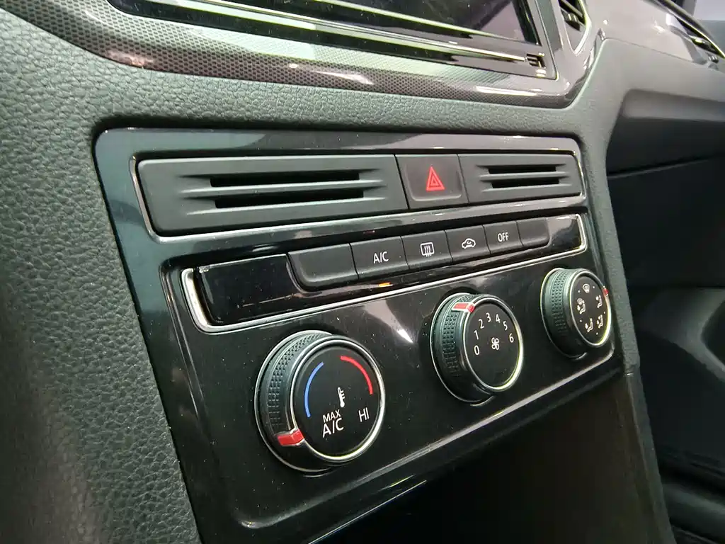 Volkswagen Golf Jialu 2017 — фото 16