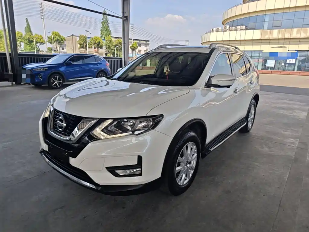 Nissan X-Trail 2018 — фото 1