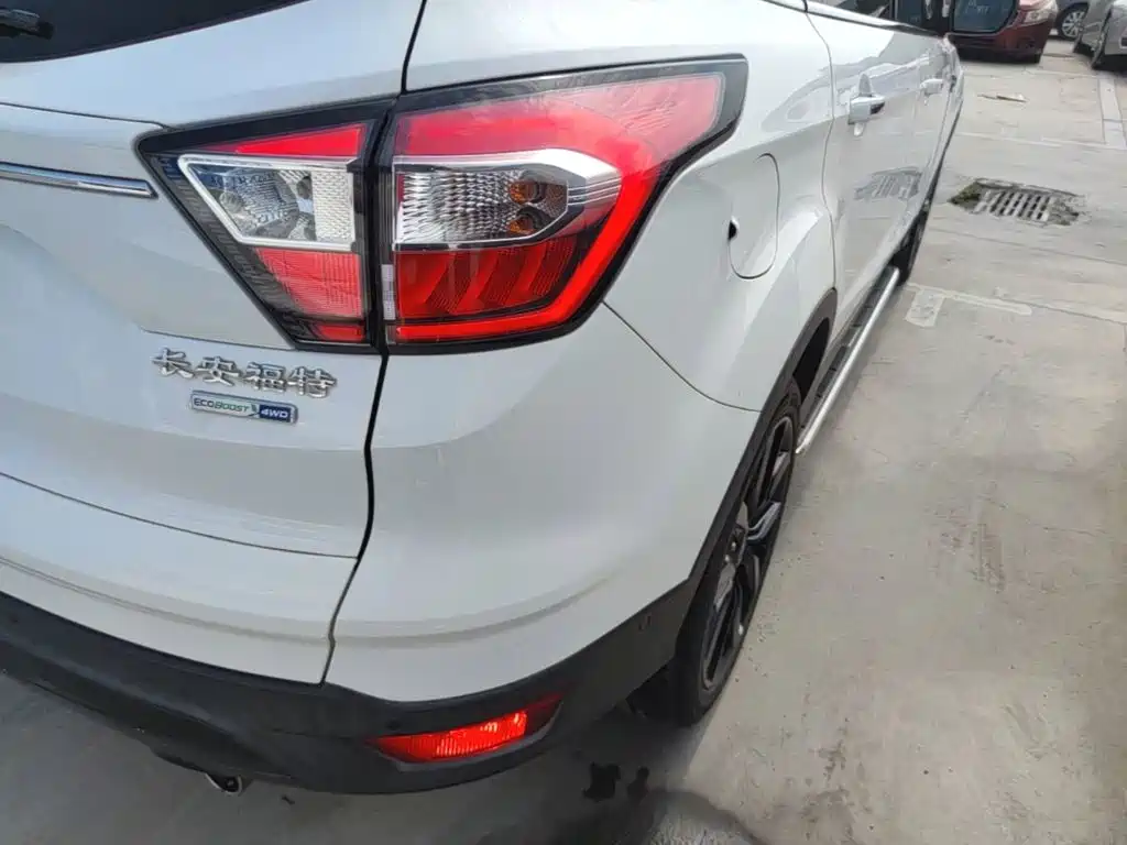 Ford Kuga 2017 — фото 8