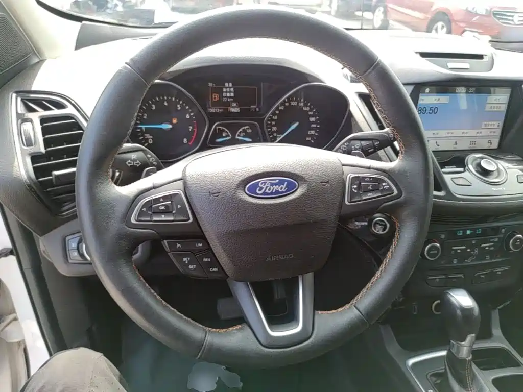 Ford Kuga 2017 — фото 11