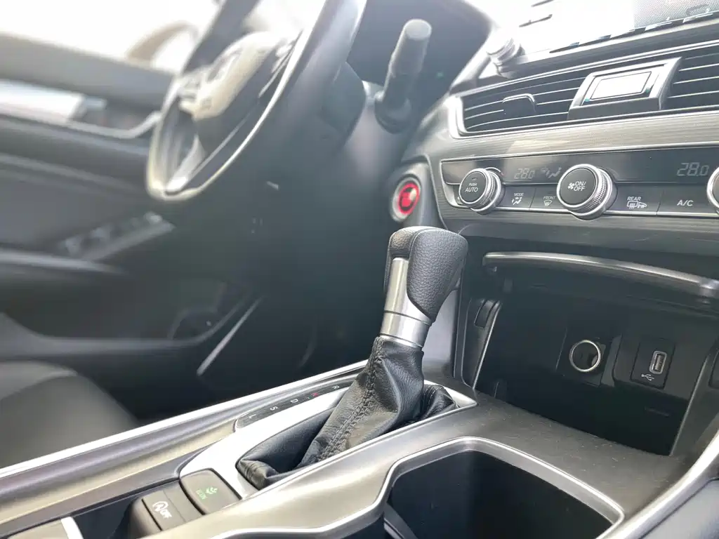 Honda Accord 2021 — фото 17