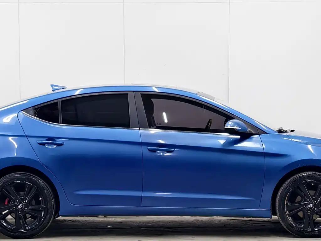 Hyundai Elantra 2016 — фото 8