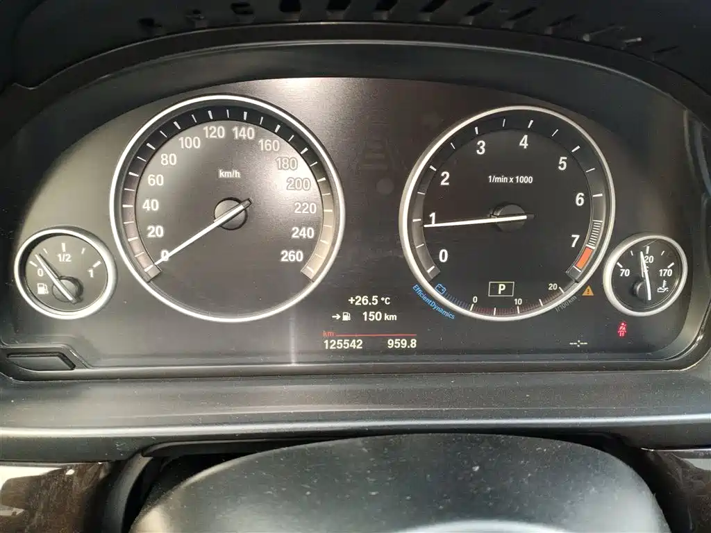 BMW 5 Series 2016 — фото 12