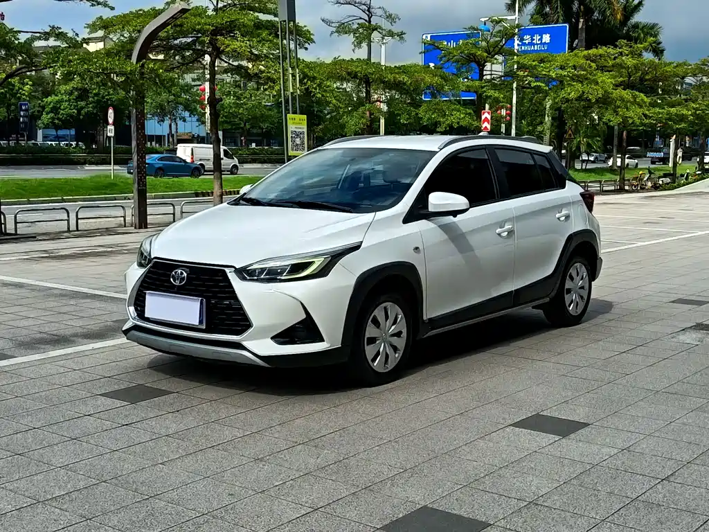 Toyota Yaris L 2022